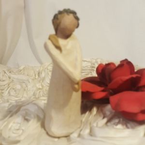 Willow Tree Celebrate Angel Decor